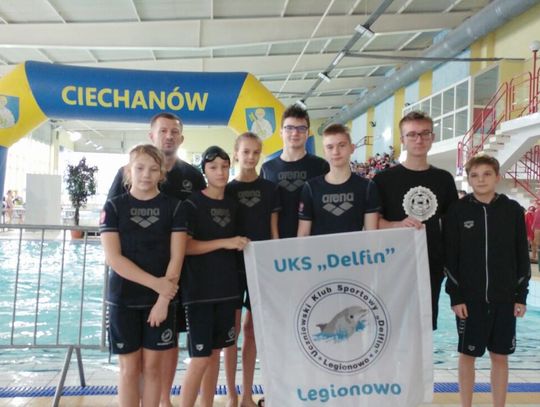 PŁYWANIE. „Życiówki” i medale -  „Delfinki” w Ciechanowie