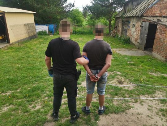 Policja w Wieliszewie zatrzymuje włamywaczy