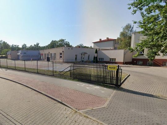 Przedszkole, przystanki i dojazd do metra