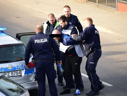 RAPORT Z CZASU KWARANTANNY. Policjanci, złodzieje  i papier...