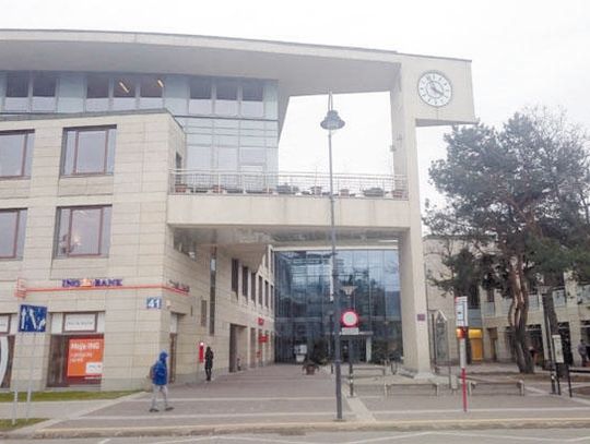 SAMORZĄD. Koniec gabinetów politycznych