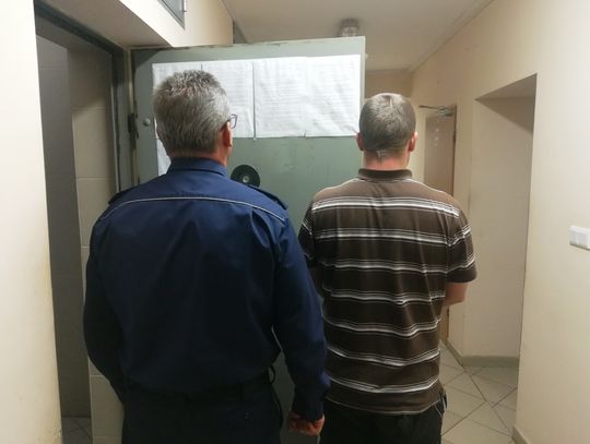 SEROCK. Próbowali okraść zacumowaną łódź