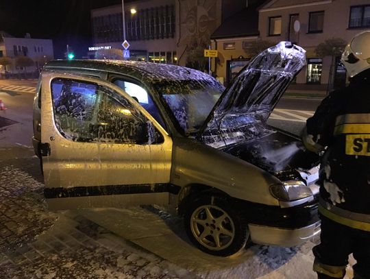 SEROCK. Samozapłon samochodu na Pułtuskiej