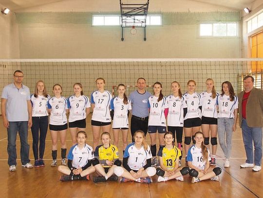 SIATKÓWKA. Brawo siatkarki Nieporętu