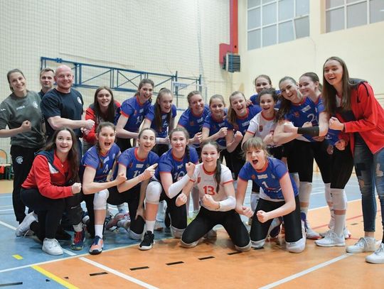 SIATKÓWKA.  LTS Legionovia w finałach MP! - Trzy x 3:0 Kadetki