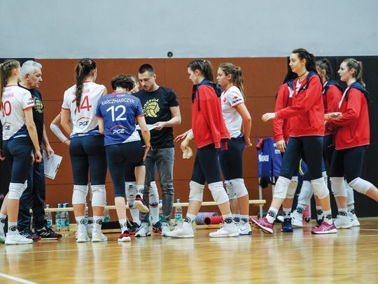 SIATKÓWKA. Pewny awans. Juniorki LTS Legionovia w ½ MP