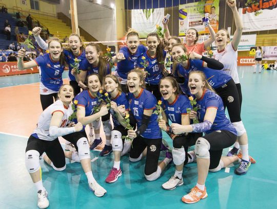 SIATKÓWKA. Trener Lalek ma patent - Juniorki LTS Legionovia z czwartą koroną!