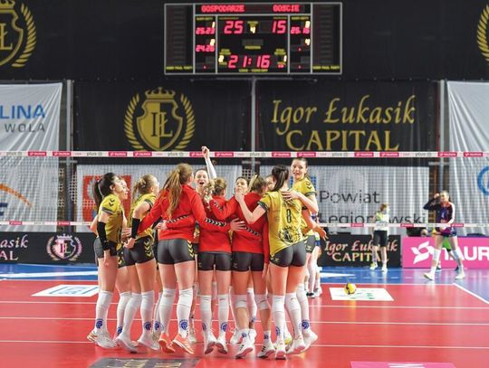 SIATKÓWKA. Zwycięska passa = trzecia lokata!