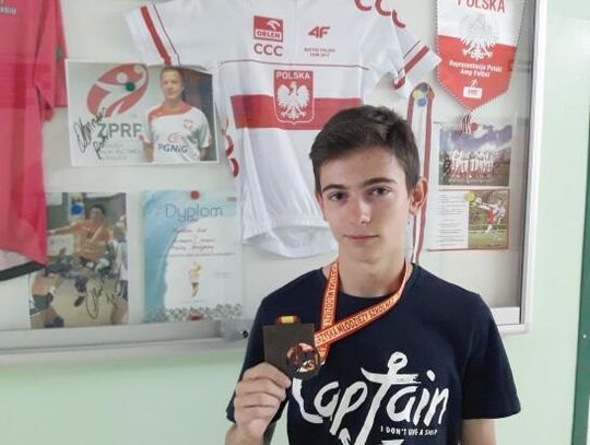 SPORT SZKOLNY. Biegający skoczek