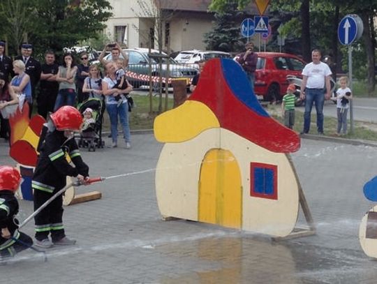 Strażacy świętowali przed Areną