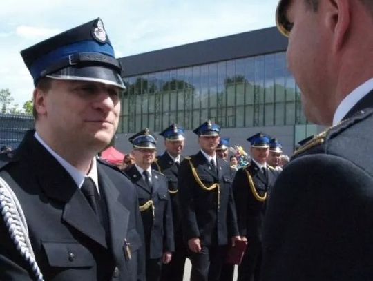 STRAŻACY. Zawodowcy czy udawacze-hobbyści?