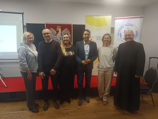 Światło spod warstw pamięci