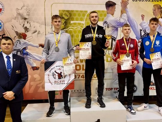 TAEKWON-DO. Igor Stępień z Pucharem Polski