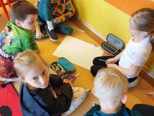 Twórcze słuchanie i rysowanie potworów w Szkole Podstawowej nr.7 w Legionowie