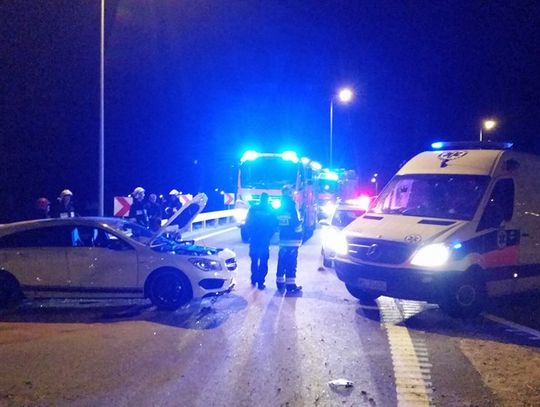 Uderzyli w barierki jadąc ponad 200 km/h