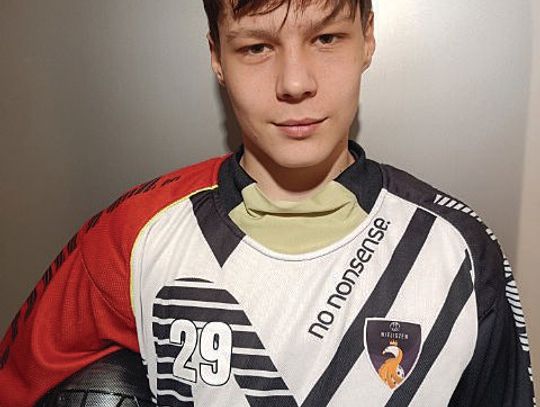 UNIHOKEJ. Z SZS Wieliszew do kadry! Szymon Żmuda kadrowicz i modelarz