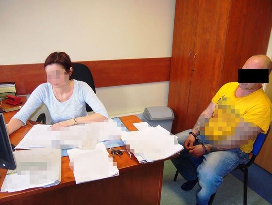 Uszkodził samochody, bo zdenerwował się na żonę