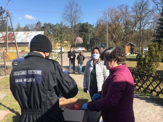 WIELISZEW. Mieszkańcy gminy Wieliszew noszą i szyją maseczki [Galeria]