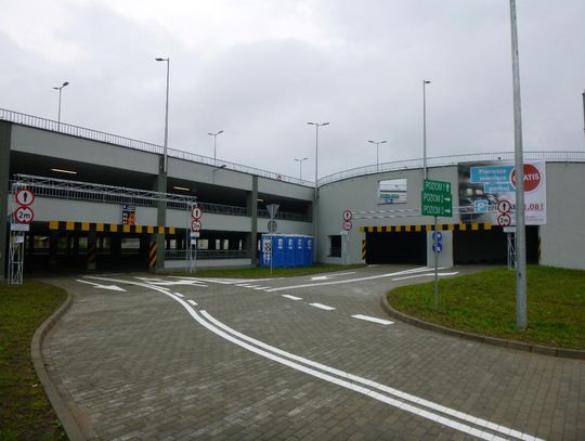 WIELISZEW. Parkingi przy stacjach kolejowych