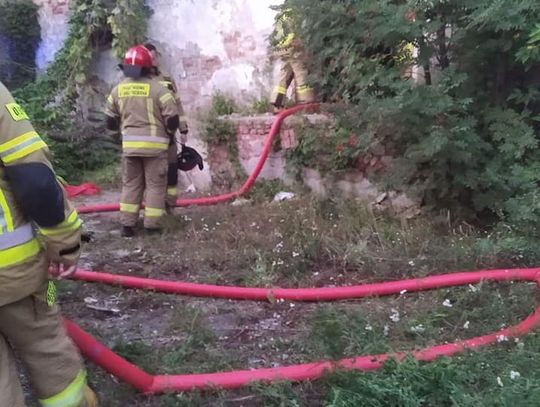WIELISZEW. Podpalenie pustostanu w Górze