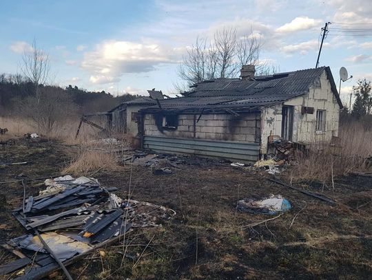 WIELISZEW. Pożar trawy spowodował pożar budynku