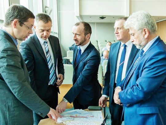 WIELISZEW-ZEGRZE. SKM-ką nad jezioro?
