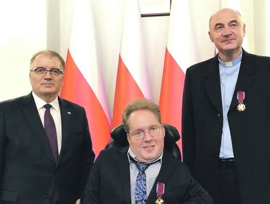 Wyróżnione serca Legionowa: złote krzyże dla dobra