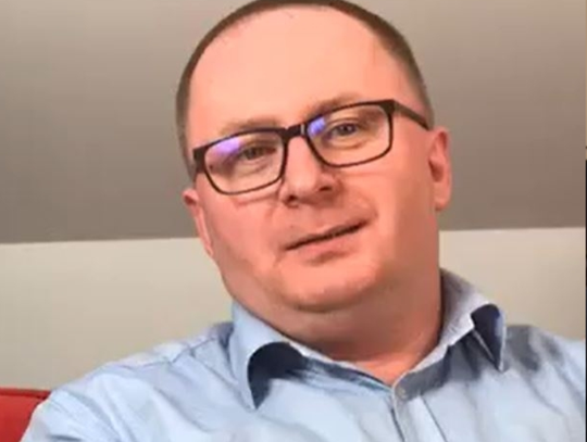 ZDANIEM RADNEGO. Władze atakują rząd