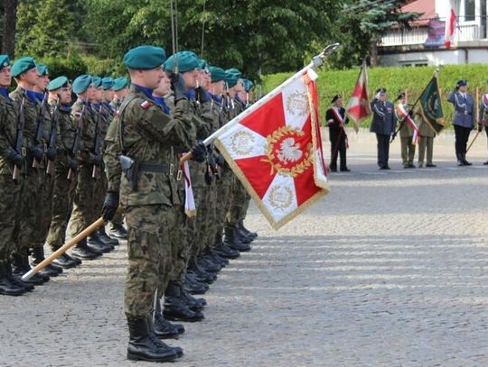 ZEGRZE. Uroczysta Zmiana Posterunku Honorowego