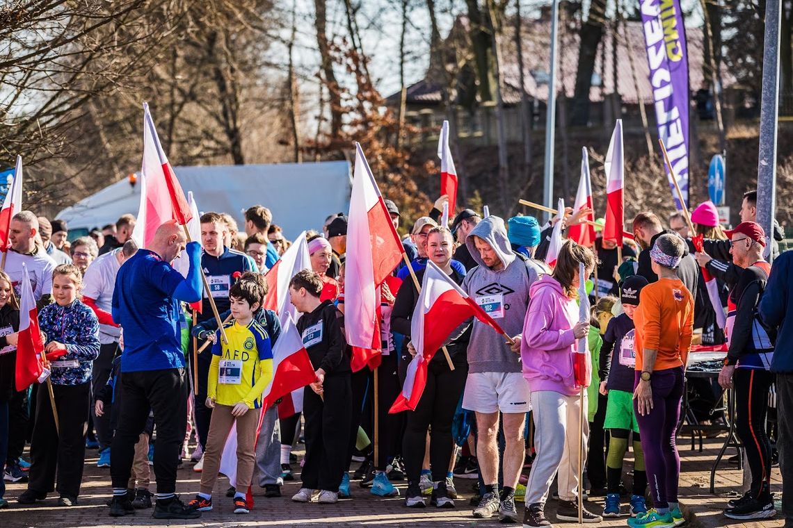 1 marca – pamięć zapisana w biegu