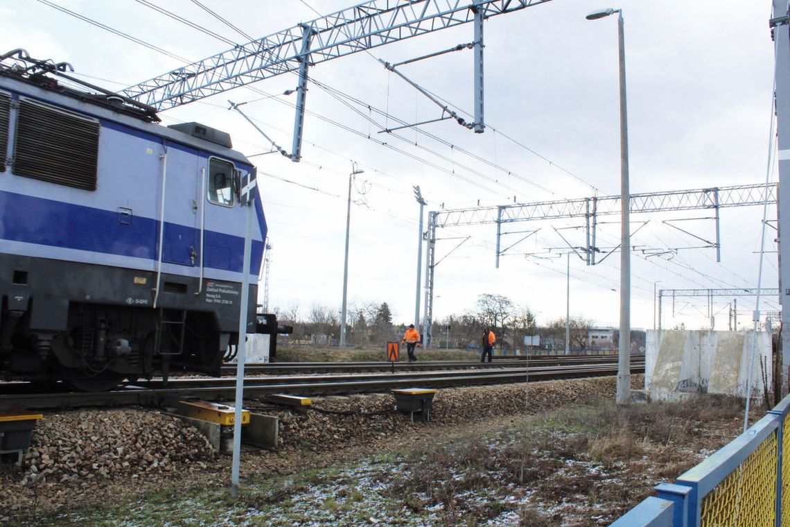 30-latek wpadł pod pociąg towarowy. Nie żyje