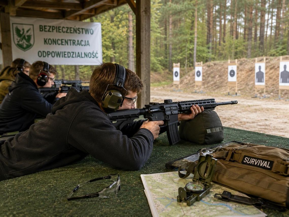 50 tys. zł na naukę strzelania i przetrwania! Powiat szykuje program dla uczniów 50 tys. zł na naukę strzelania i przetrwania! Powiat szykuje program dla uczniów