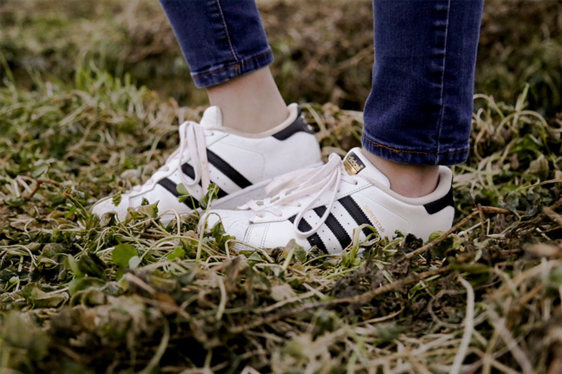 Adidas superstar: Adidas superstar: jak odróżnić podróbki?