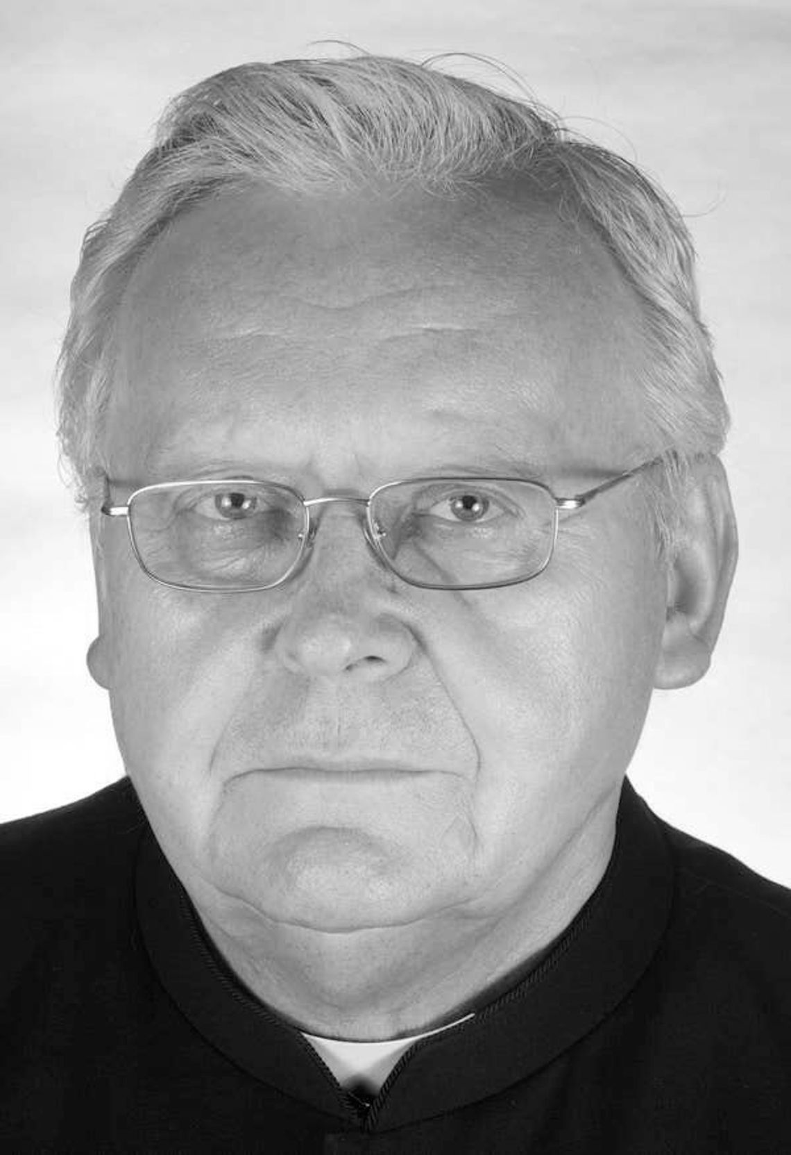 CHOTOMÓW. Zmarł ks. prał. płk Leszek Kołoniecki