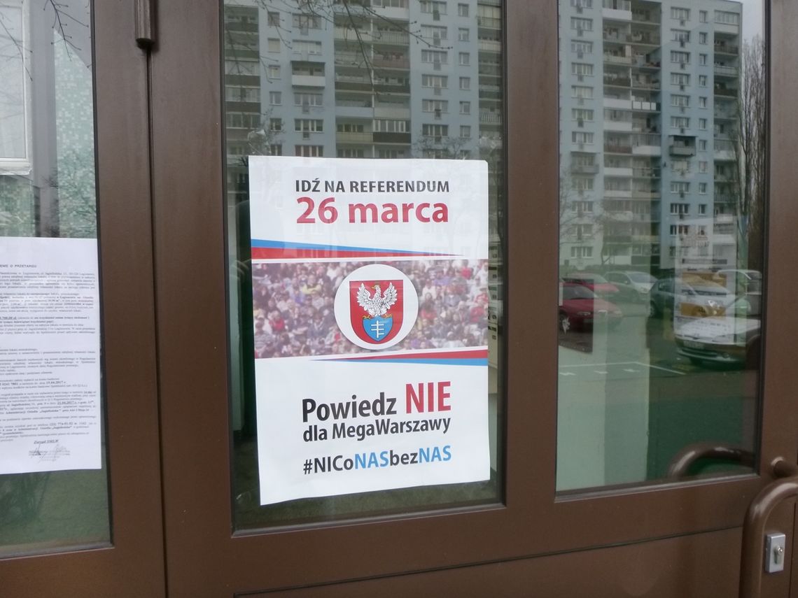 FELIETON.  Samorząd zawłaszczony czyli Pac wart pałaca