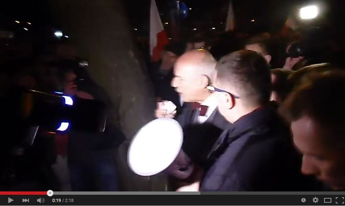 FILM. Demonstracja przed Komendą Powiatową Policji w Legionowie