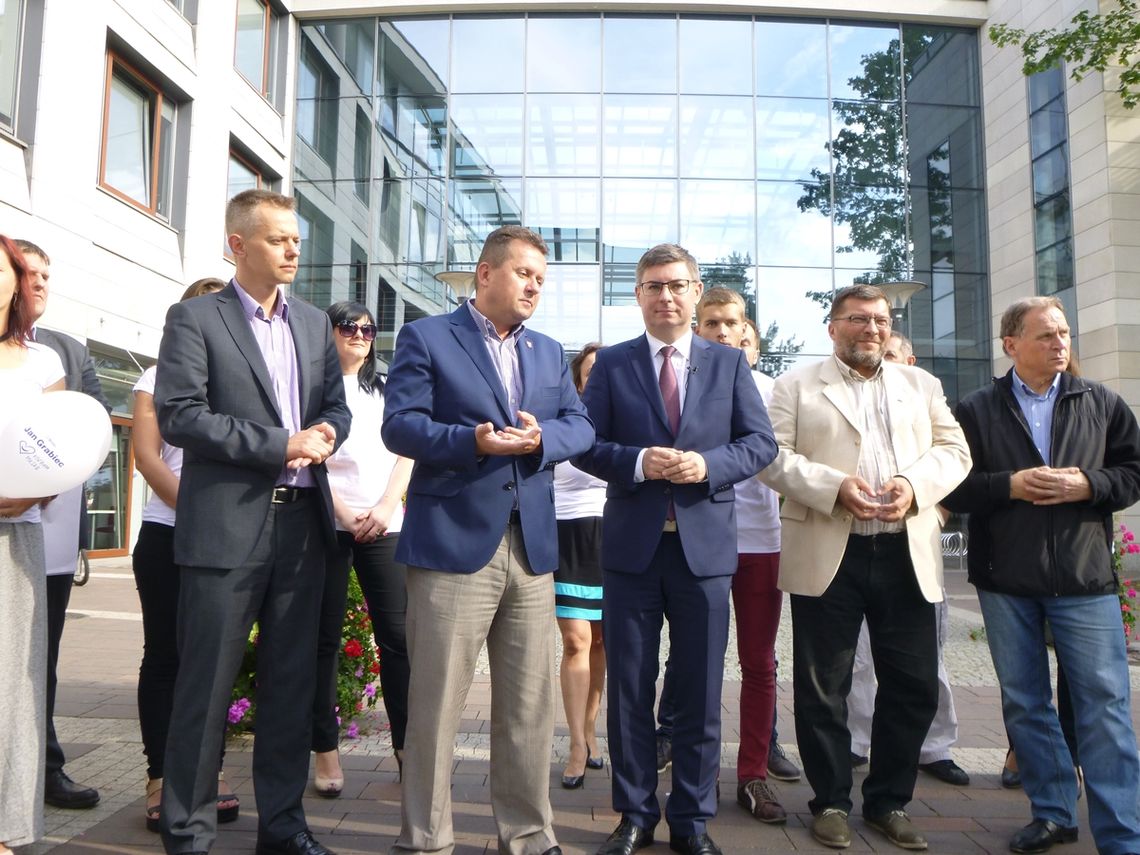 FILM. Przedwyborczy briefing prasowy Grabca cz.1