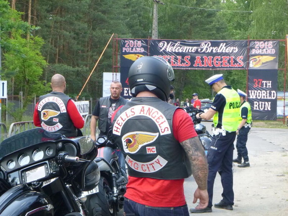 Gang motocyklistów opanował Zegrze Gang motocyklistów opanował Zegrze