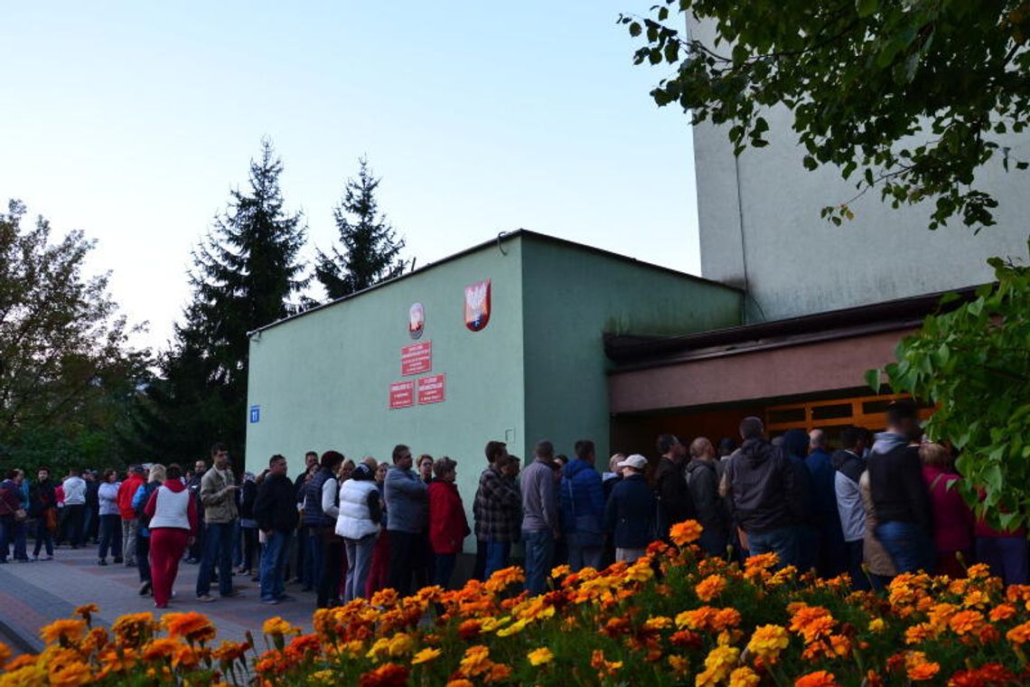 Gigantyczna kolejka na basen