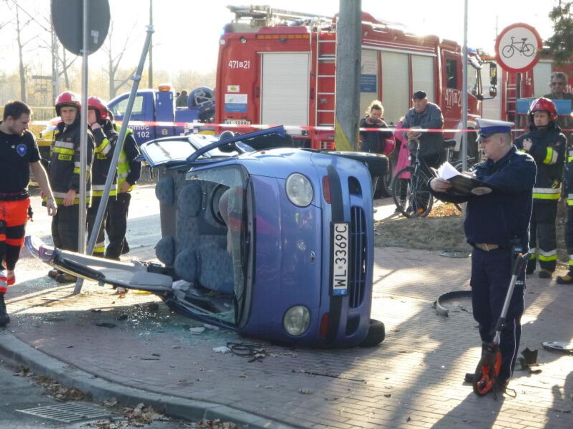 Groźny wypadek przy przejeździe