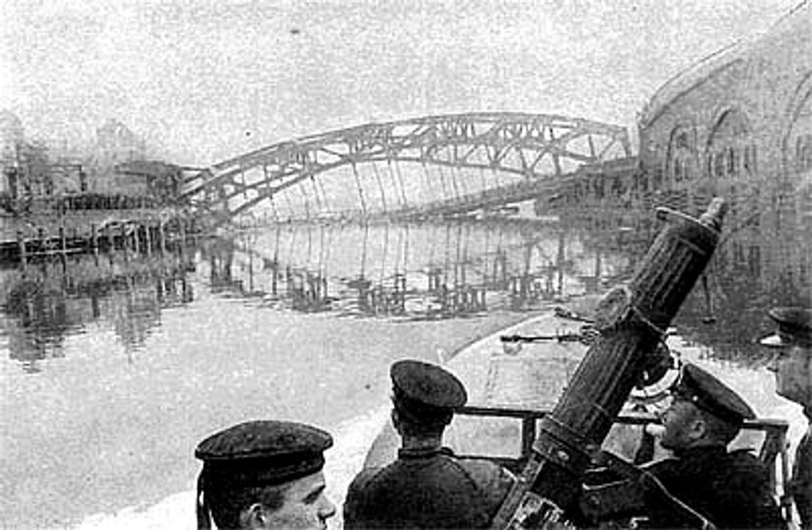 HISTORIA. Kurs na Berlin - Flotylla Dnieprza ńska na Bugo-Narwi 1944 - 1945
