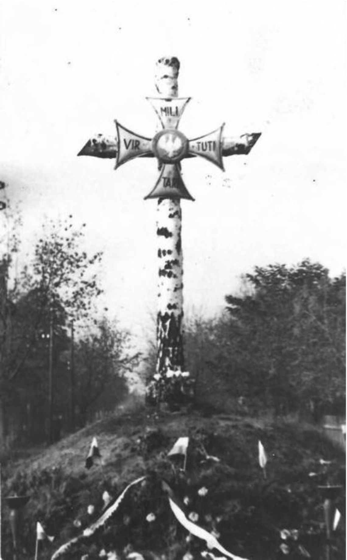 Historia pomnika „Polski Walczącej” na Rondzie AK: O monumencie AK – kilka słów
