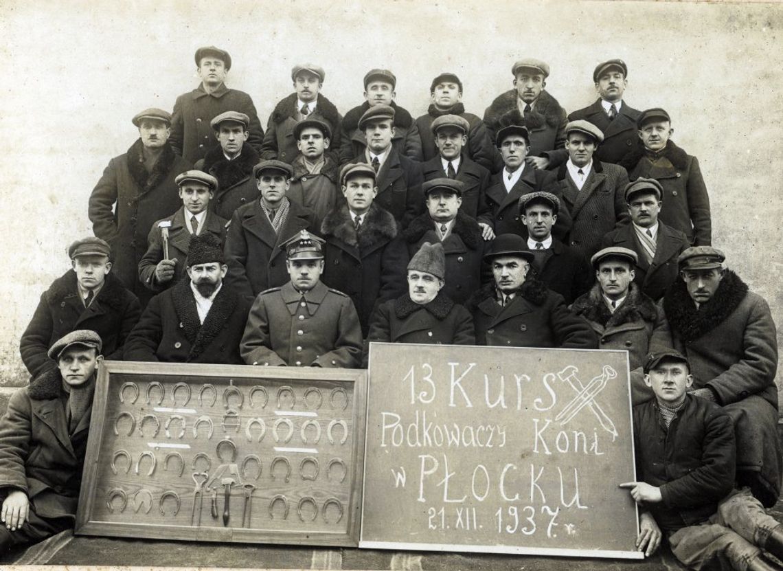 HISTORIA. Szlakiem serockich kowali. Jedyny zachowany do dziś budynek kuźni znajduje się przy ulicy Pułtuskiej. Postawił go w 1928 r.  Józef Turek