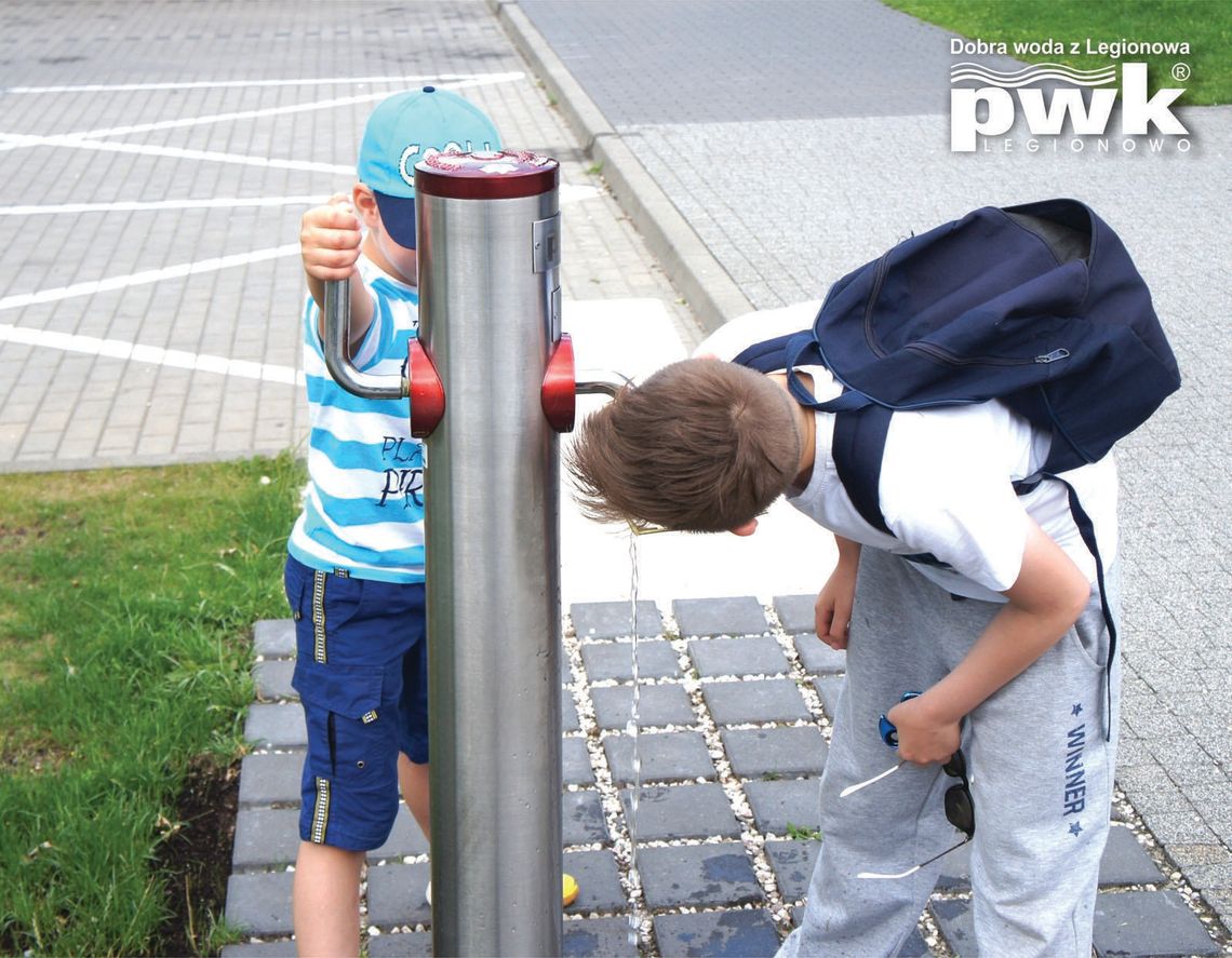 Idą upały! Legionowo gasi pragnienie kranówką z miejskich zdrojów