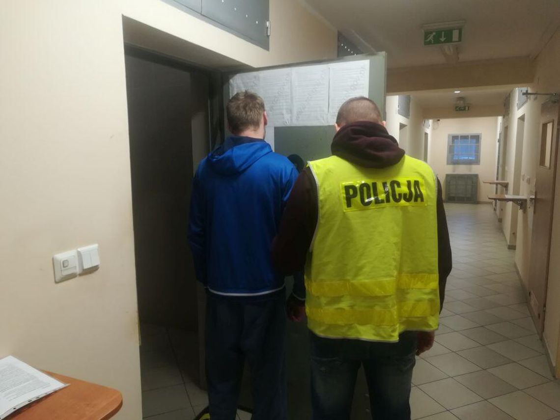 JABŁONNA. 28-latek i nieletni mieli 20 gram narkotyków JABŁONNA. 28-latek i nieletni mieli 20 gram narkotyków