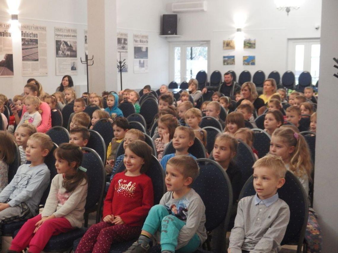 JABŁONNA. Dzień Pluszowego Misia w Gminnej Bibliotece