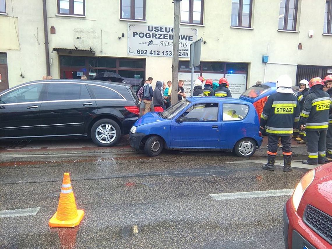 JABŁONNA. Kolizja w centrum [Galeria]