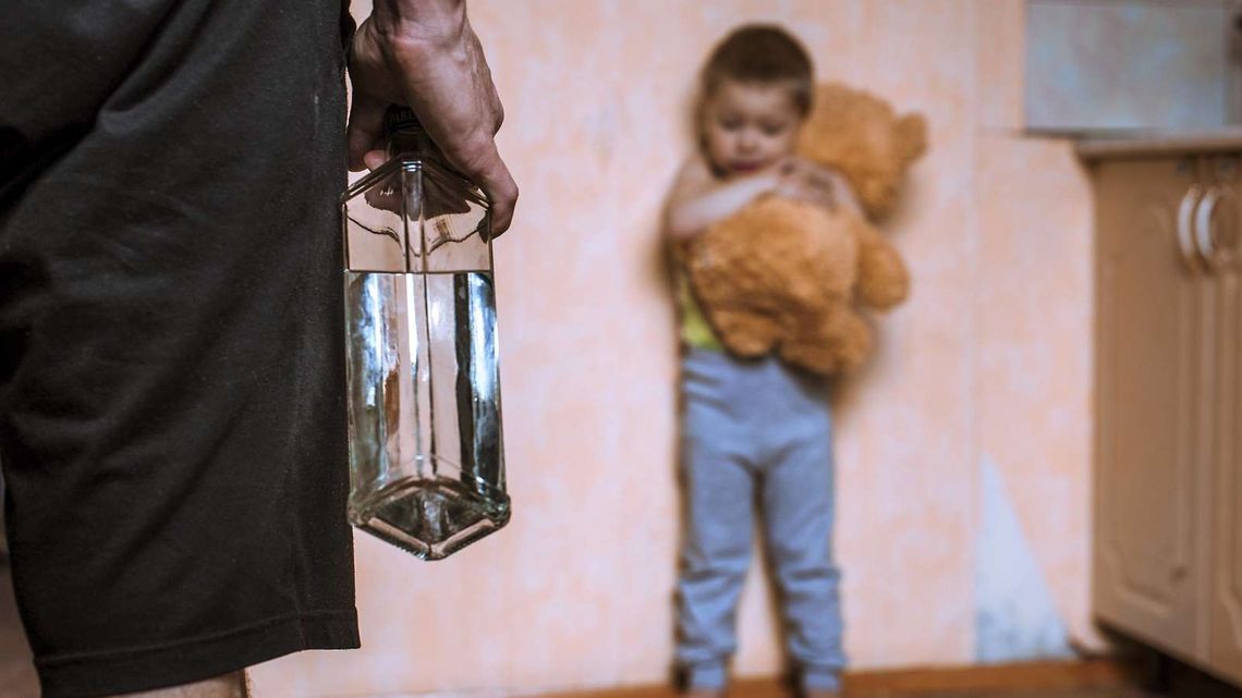 JABŁONNA. Kompletnie pijani zajmowali się dziećmi