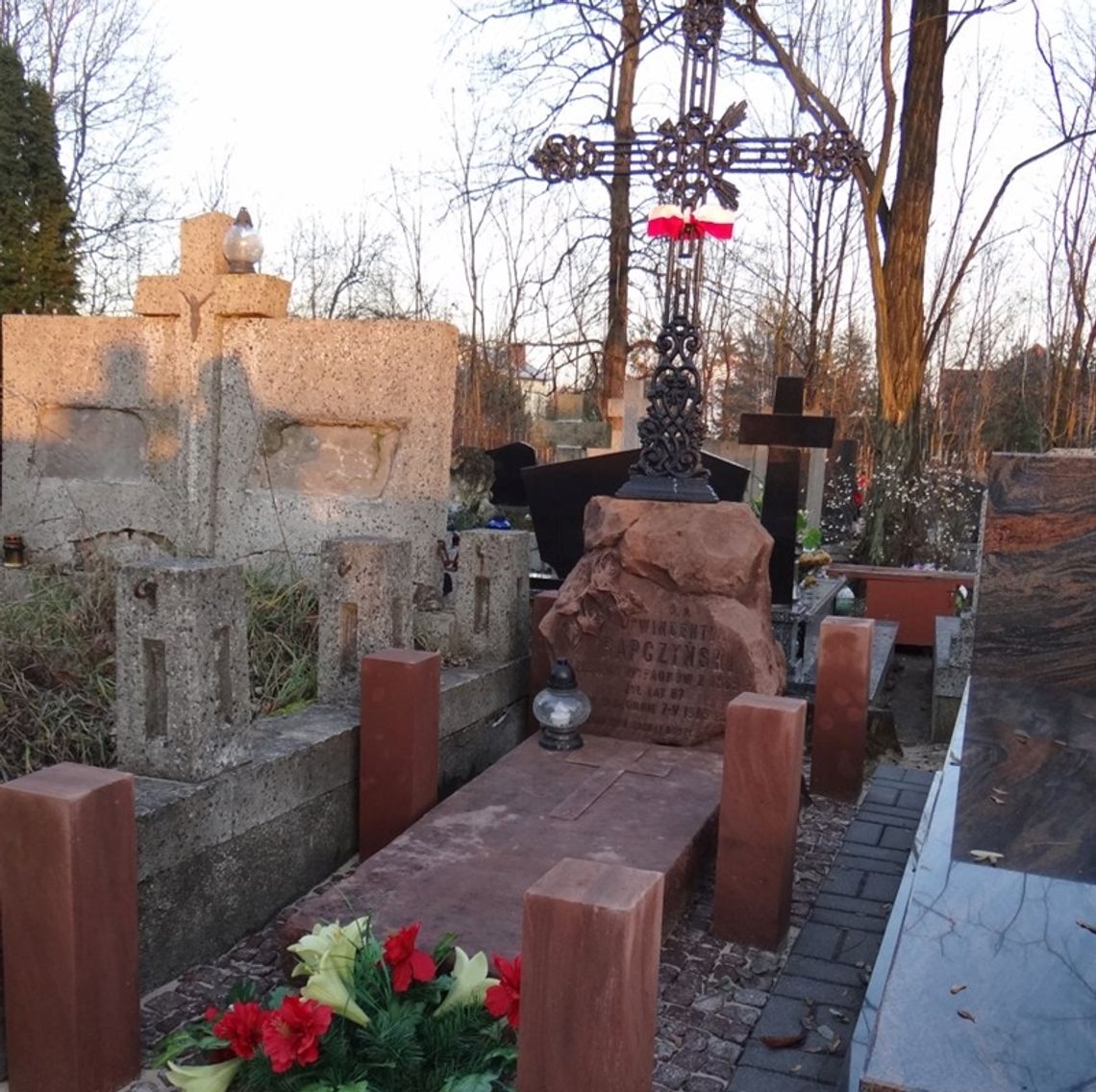 JABŁONNA. Odrestaurowali mogiłę Wincentego Rapczyńskiego