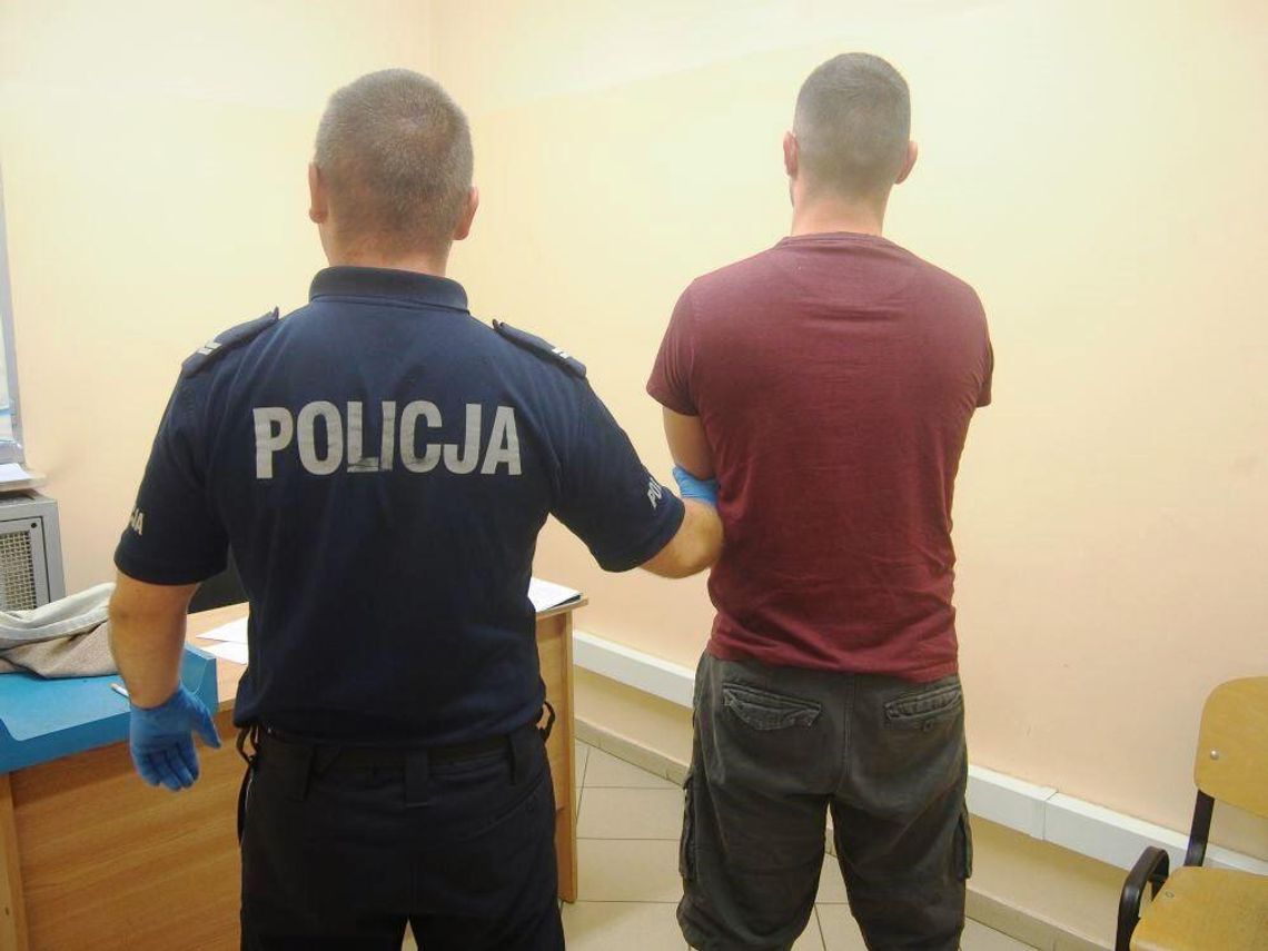 JABŁONNA.Okradał szafki na siłowni, został zatrzymany JABŁONNA.Okradał szafki na siłowni, został zatrzymany